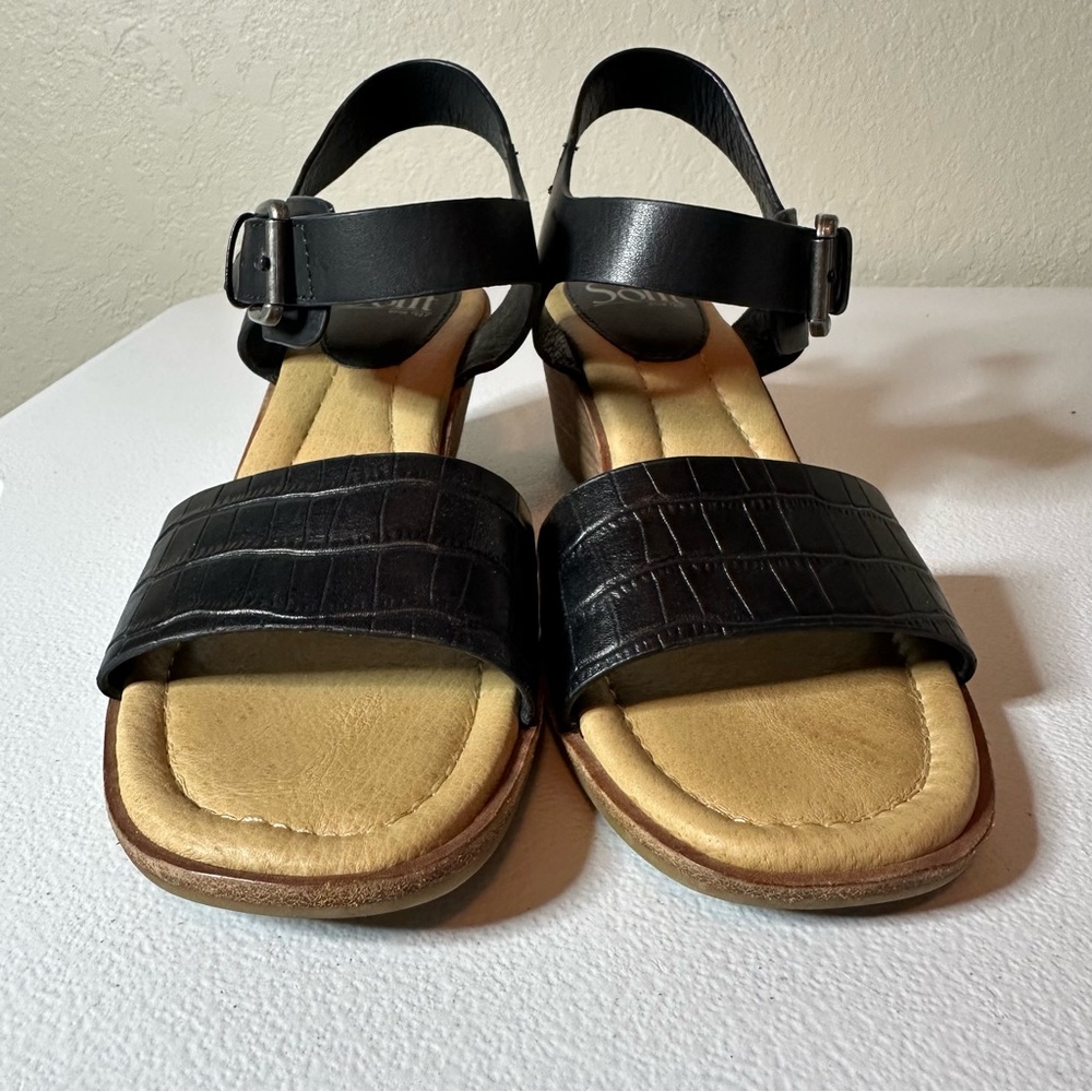 Sofft Black and Tan Leather Sandals with Textured Straps